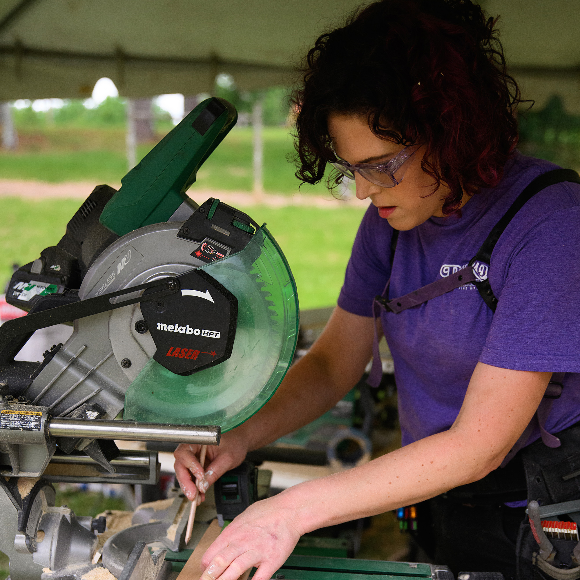 taken.bz 10 in. Dual-Bevel Sliding Compound Miter Saw