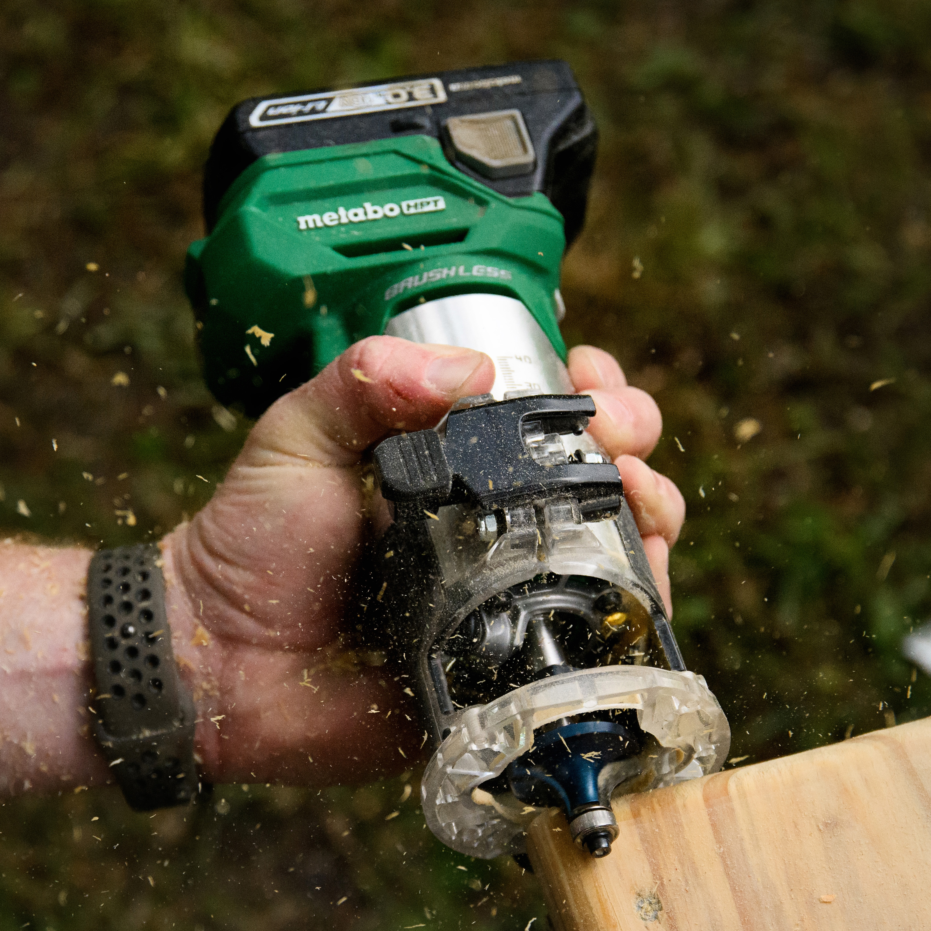 Metabo HPT 12708HPT フルラウンドヘッド 溶融亜鉛メッキワイヤコイルフレーミングネイル 3インチ x 0.120 SC 4000カウント Metabo HPT 18V マルチボルト ブラシレス コンパクト コードレス ブラッドネイラーキット 18ゲージ ネイラー 電動工具付き 2.0Ah  リチウムイオンバッテリー、5⁄8インチから2インチのブラッドネイルを駆動、NT1850DFT