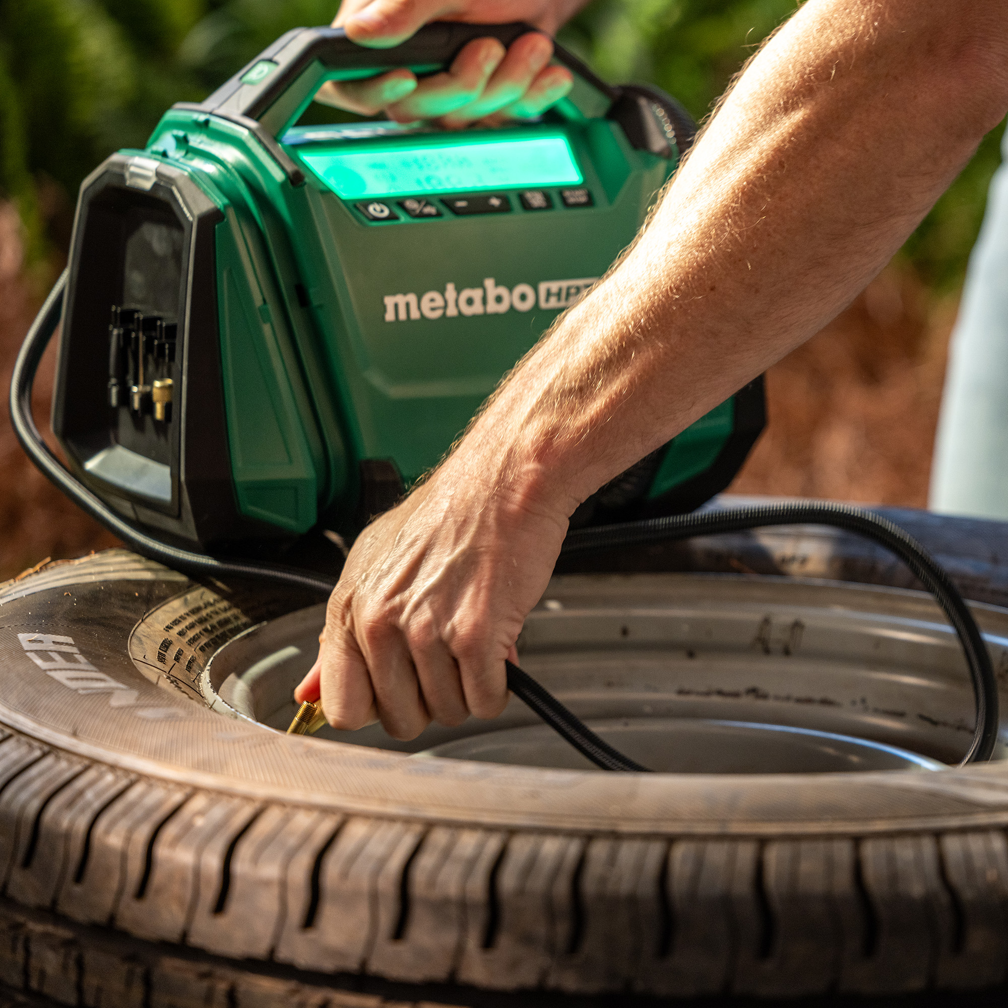 18V MultiVolt™ Cordless Dual Function Inflator (Tool Body Only