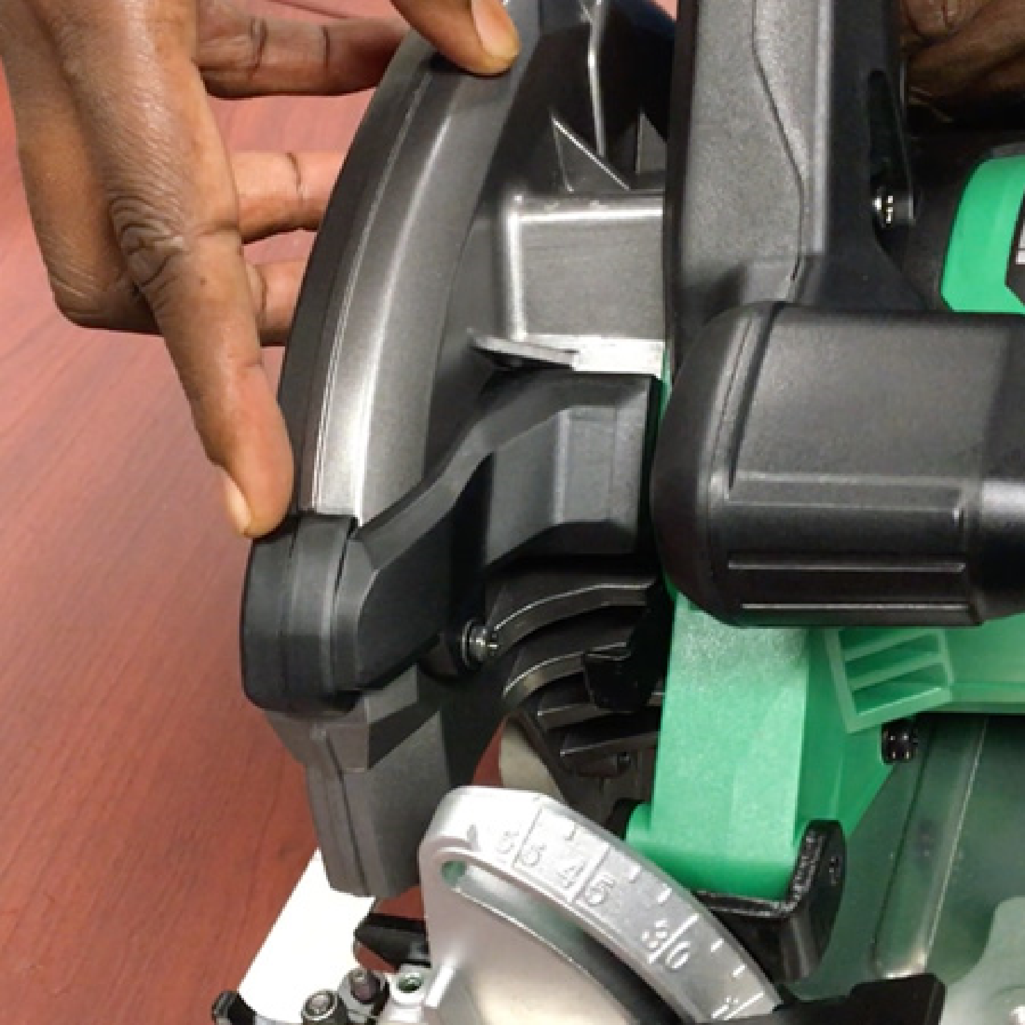 7-1/4 Inch Pro Circular Saw 7-1/4 Inch Pro Circular Saw