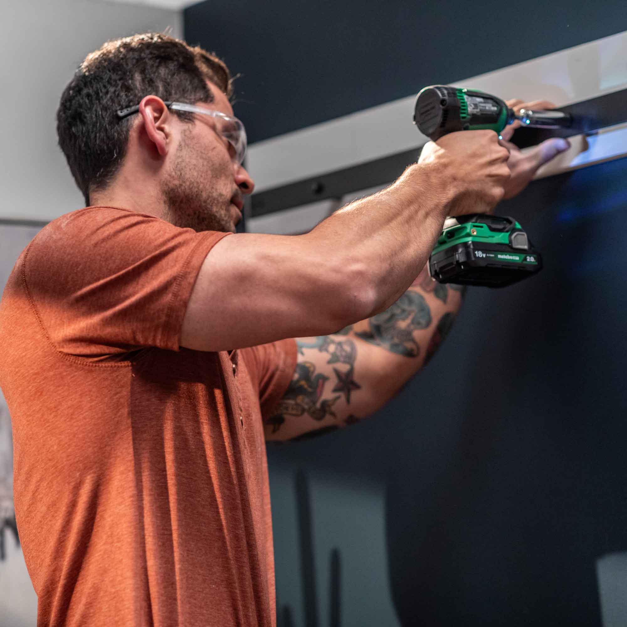 18V SubCompact Brushless Cordless Impact Driver Kit With 2.0 Ah Battery